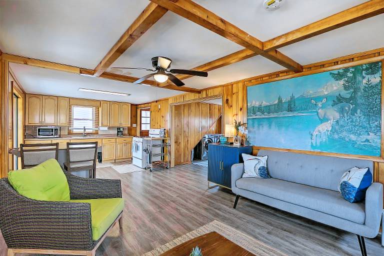 Charming Oceanfront Home on Salisbury Beach — photo 3