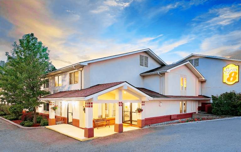Super 8 By Wyndham Newburgh West Point Stewart Intl Airport