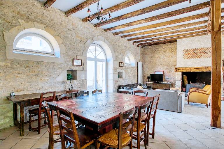 La Petite Cour – Spacious House with Shared Pool in the Heart of Périgord — photo 4