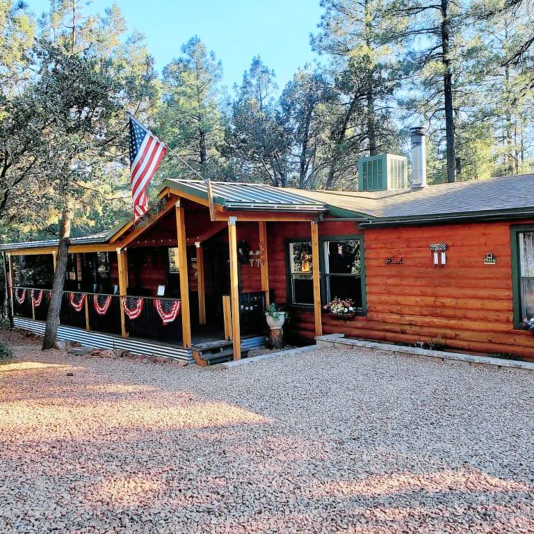 Cabin Strawberry