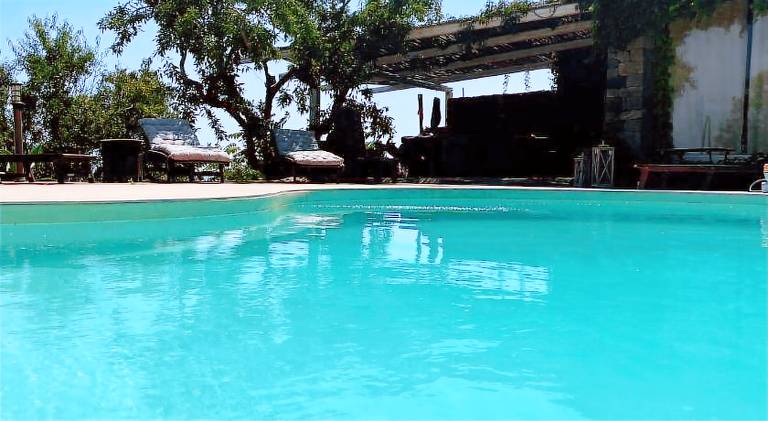 Rental apartment with pool in Pantelleria