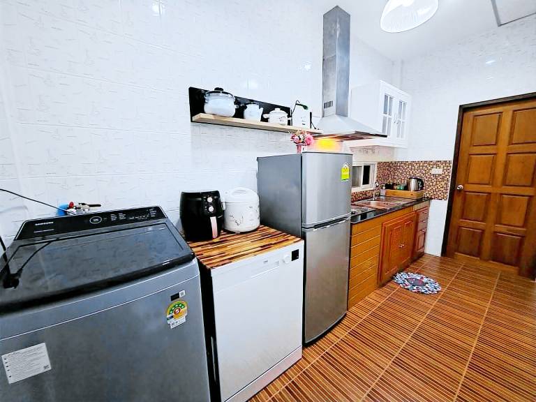 Fully equipped nice vacation home with private pool, BBQ & terrace | Suitable for remote work | Pet-friendly — photo 5