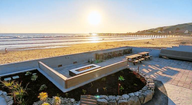 Shoreline Inn...on the beach — photo 5