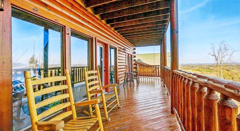 Chalet with pool & jacuzzi — photo 4
