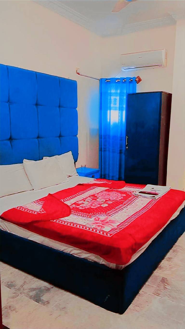JOHAR NEAR AIRPORT GUEST HOUSE KARACHI INN in Karachi