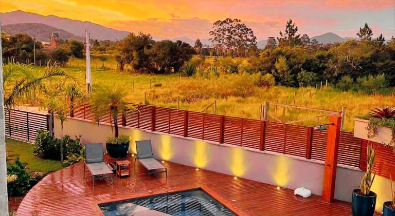 Nice lodge with garden & pool | Pets are welcome — photo 3