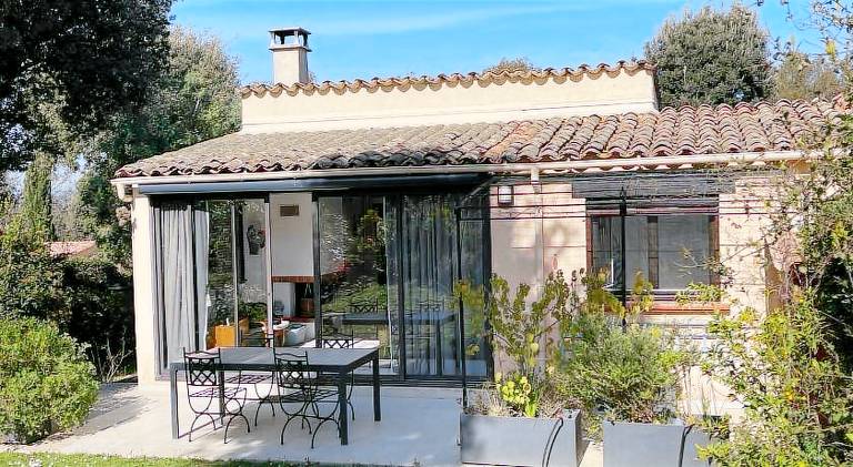 Nice serviced apartment with barbecue, terrace & pool | Good for workation | Pets are welcome in Mouans-Sartoux