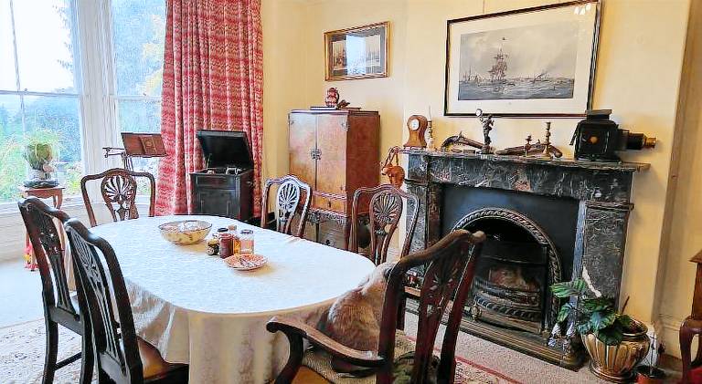 Huge Double Room In Victorian House — photo 3