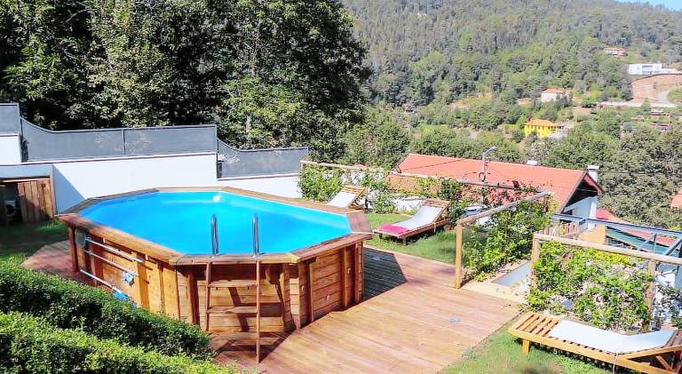 Fully equipped beautiful house with BBQ, heated pool & patio | Pet-friendly in Viseu