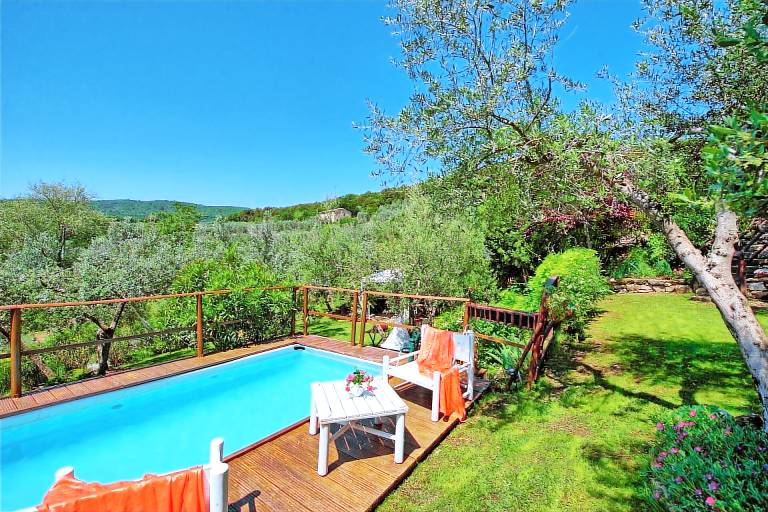 Family-friendly beautiful villa with patio, BBQ & yard | Pets are welcome — photo 3