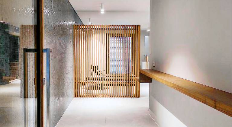 Villa with pool — photo 5