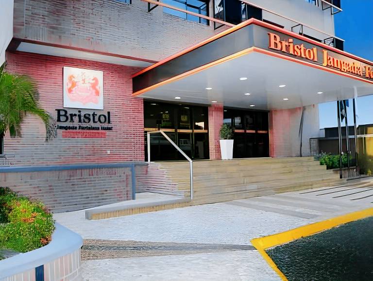 Bristol Jangada Fortaleza Meirelles in Fortaleza