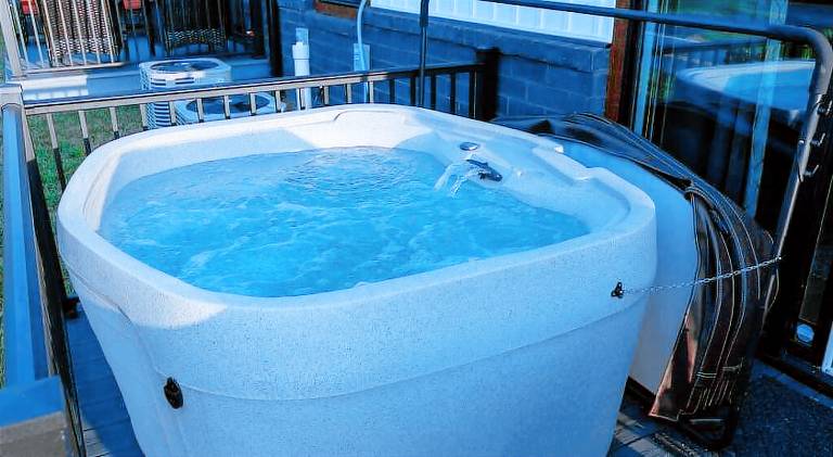 Spacious holiday apartment with hot tub | Pet-friendly — photo 5