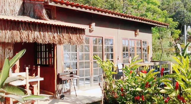 Lodge with patio, grill & jacuzzi | Good for workation — photo 4