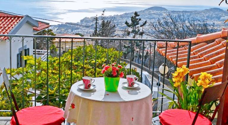 Charming rental apartment with terrace & barbeque | Close to Madeira Botanical Garden | Pets are welcome in Funchal
