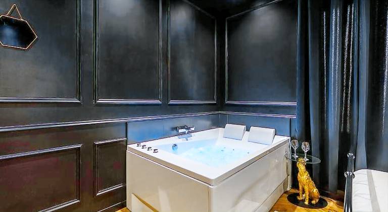 Holiday apartment with jacuzzi — photo 3