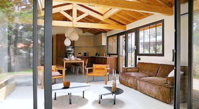 Spacious villa with patio, garden & private pool | Pets allowed — photo 4