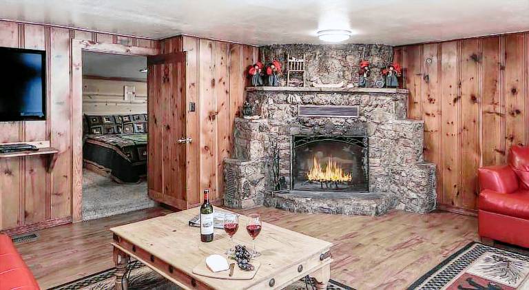 Lovely vacation home with hot tub, patio & grill | Pets allowed in Ruidoso, NM