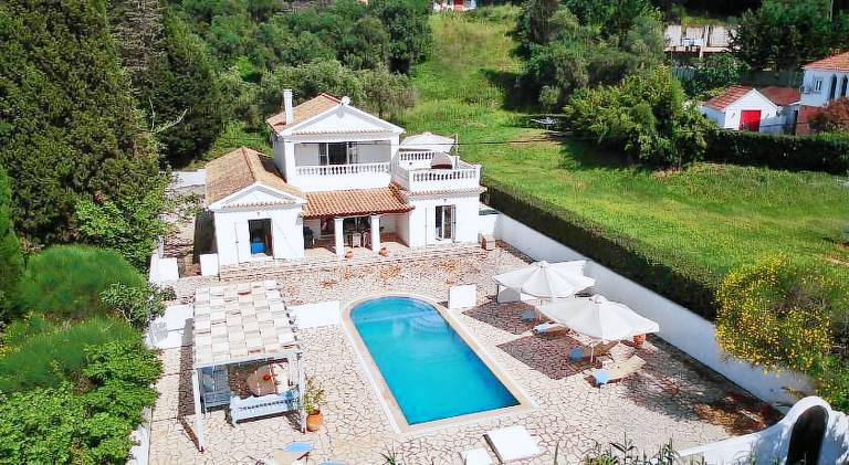 Villa with patio, barbecue & private pool | Suitable for remote work — photo 3