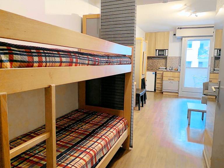 Studio with 1 room for 4 persons — photo 4
