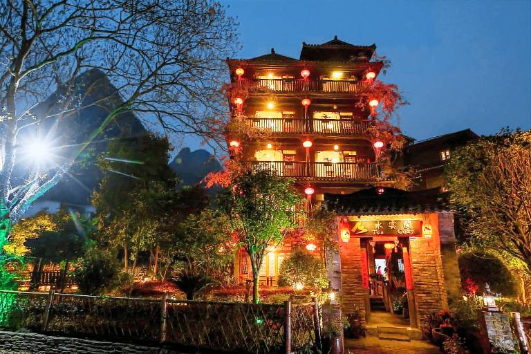 一軒家  陽朔県