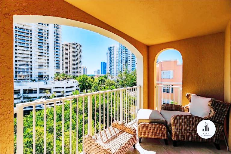 Uhost AI 3BR Condo Stunning Water Views