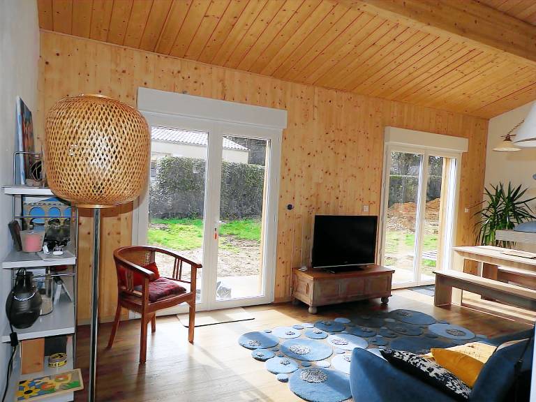 Vacation home with yard, barbeque & patio | Garden view — photo 5