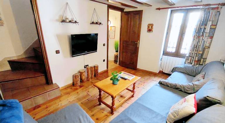 Spacious vacation home with pool | Pet-friendly — photo 2