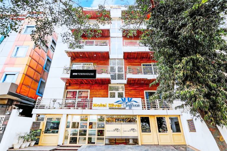 Super Townhouse Hotel Silver Saffron