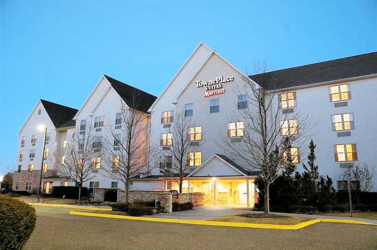 TownePlace Suites by Marriott Republic Airport Long Island