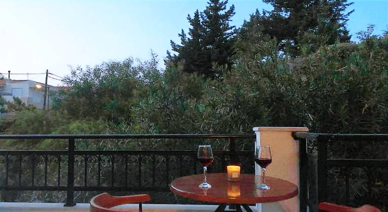 Seascape Village - Spacious 3-Bed Apartment with Private Garden and Parking — photo 4