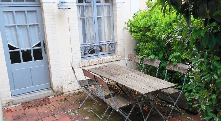 Vacation home with patio — photo 5