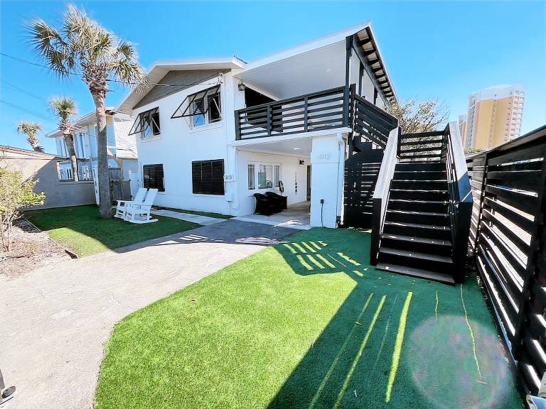 House  Long Beach Resort
