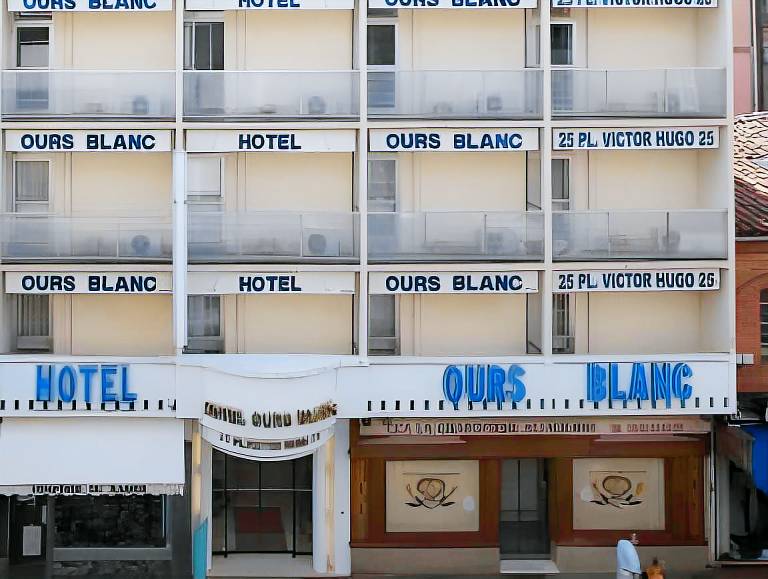 Hotel Ours Blanc - Place Victor Hugo in Saint-Etienne