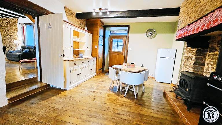 Gite with barbecue, yard & private pool — photo 2