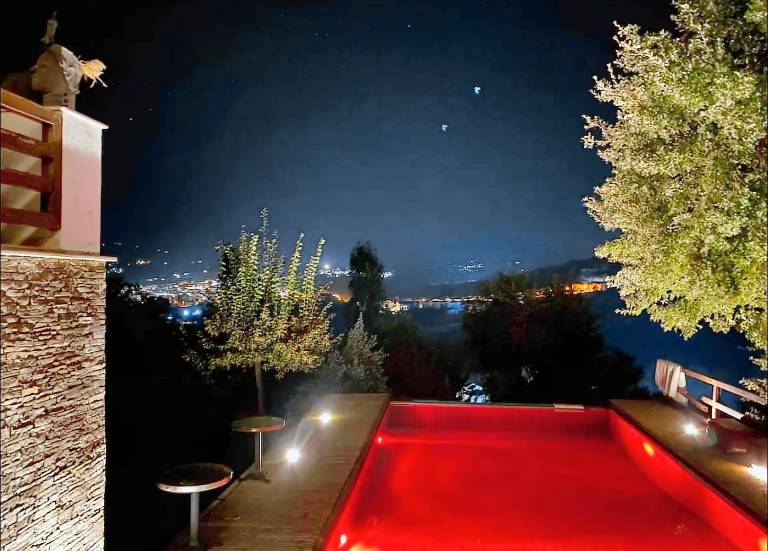 Villa with jacuzzi, garden & barbeque — photo 4