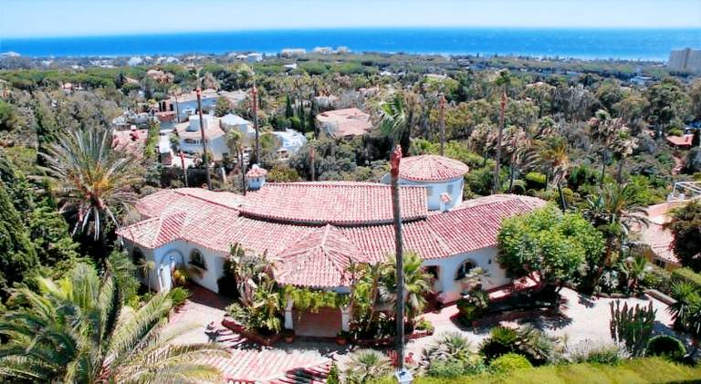 Lovely villa with pool | Pets are welcome in Marbella