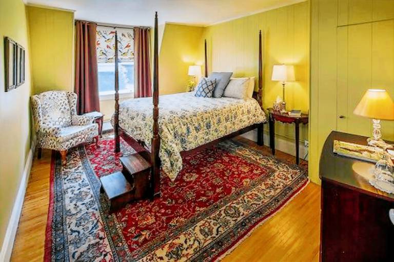 Bed and breakfast  Eaton Center