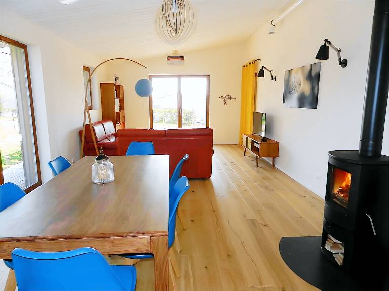 Fully equipped pleasant vacation home with barbeque, terrace & yard | Garden view | Pets allowed — photo 4
