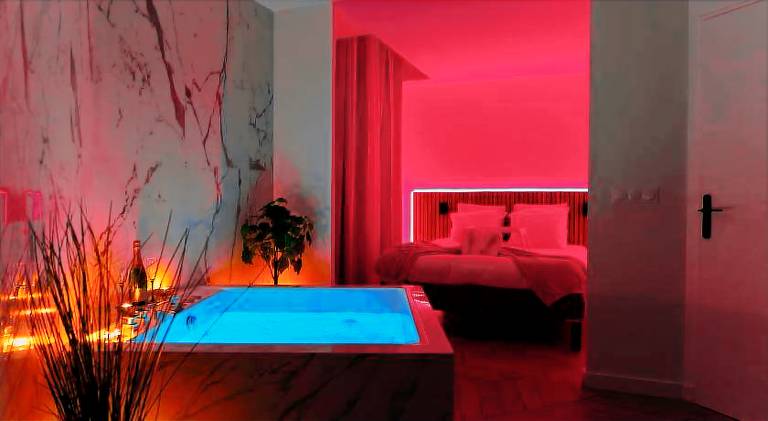 Holiday apartment with hot tub | Pets are welcome in Creteil
