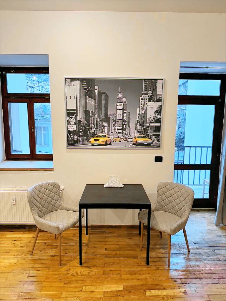 Rental apartment with patio — photo 3