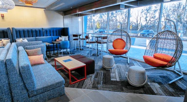 Tru by Hilton Norfolk Airport — photo 2