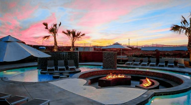 House with pool & jacuzzi | Pet-friendly — photo 2