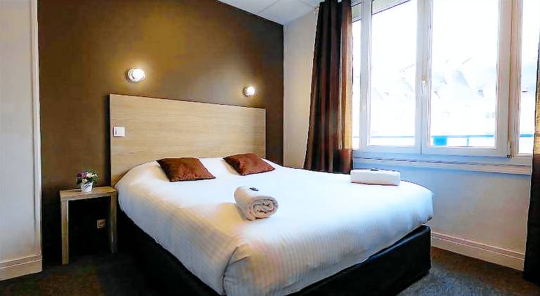 Logis Hotel Du Chateau in Mondeville
