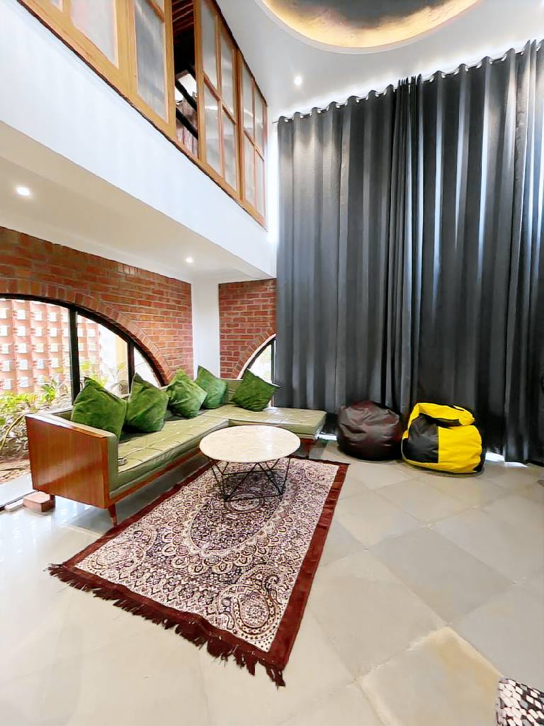 Villa with pool, grill & yard | Suitable for remote work | Pet-friendly — photo 3