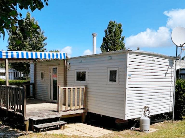 Mobile home with patio & heated pool — photo 4