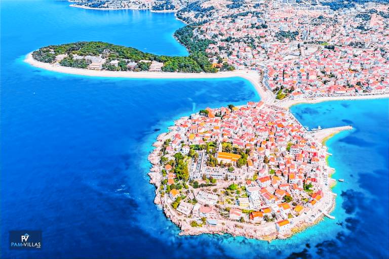 Fully equipped villa with private pool, yard & patio | Dogs allowed in Sibenik