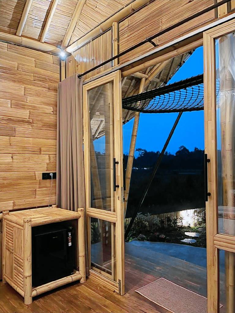 Villa with pool, yard & patio | Perfect for remote work | Pets are welcome — photo 2