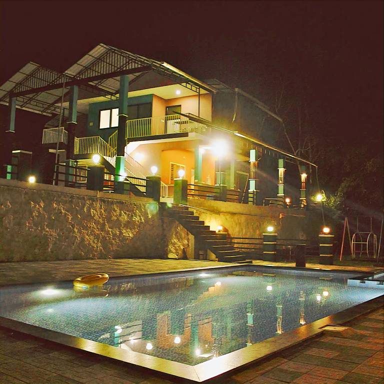 Villa with yard & pool in Vythiri