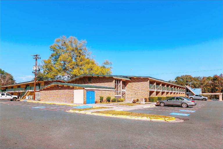 Super 8 by Wyndham Macon GA in Macon